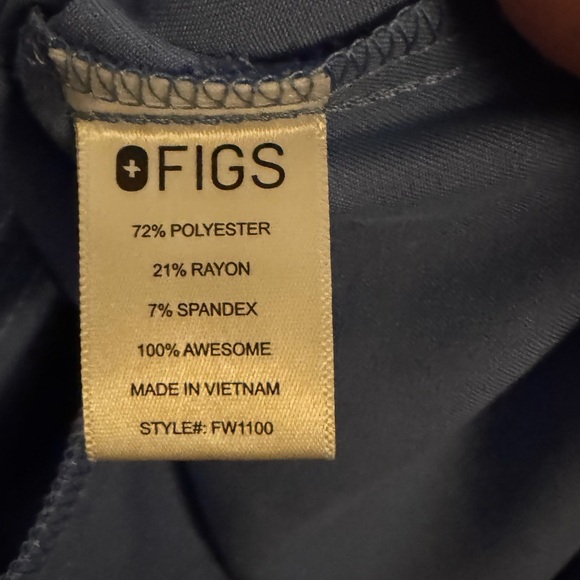 FIGS NWT XXL Casma Three Pocket Top Ciel Blue V-Neck Scrubs Workwear Nurse LNA - Picture 8 of 9